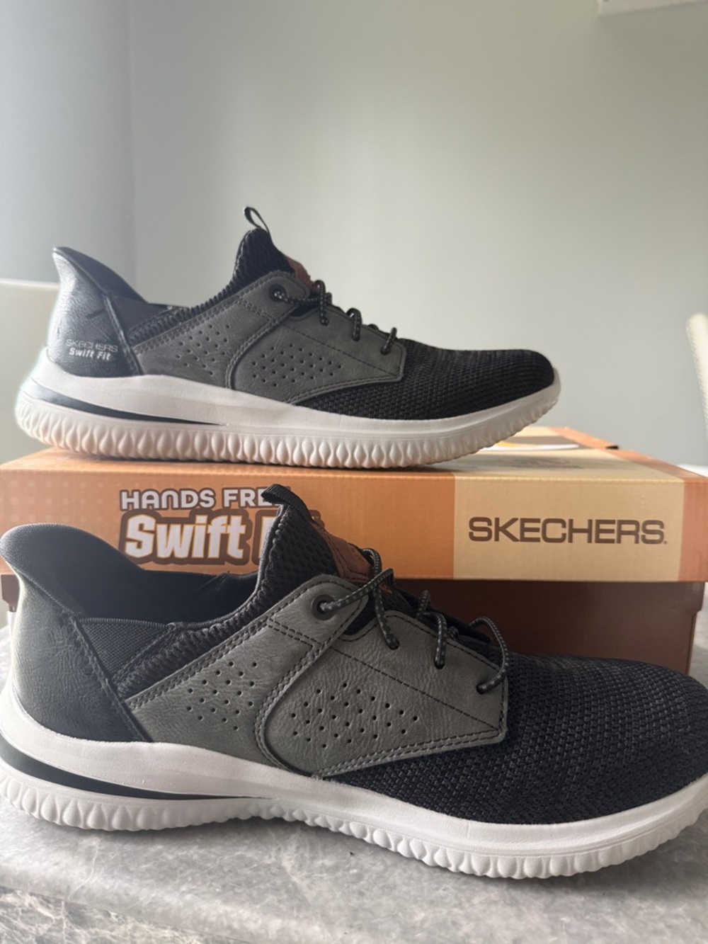 Skechers Swift Fit Men's Black and Gray Athletic Sneakers